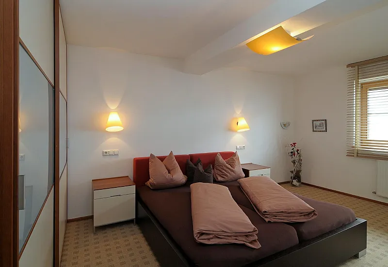 apartment_5_2400px.jpg